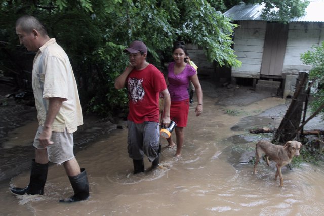 Personas evacuadas por lluvias en Nicaragua