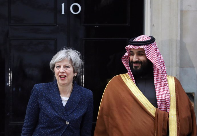 Theresa May y Mohamed bin Salman