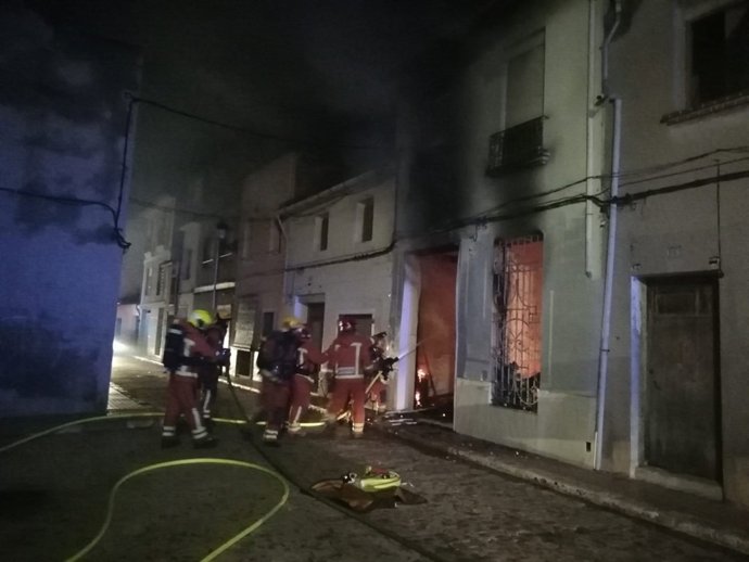 Incendio en una planta baja de Albalat de la Ribera