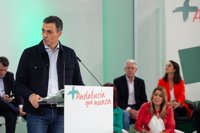 Sánchez anuncia un "plan de empleo para Andalucía" en los PGE de 2019 y dice a Susana Díaz que está con ella