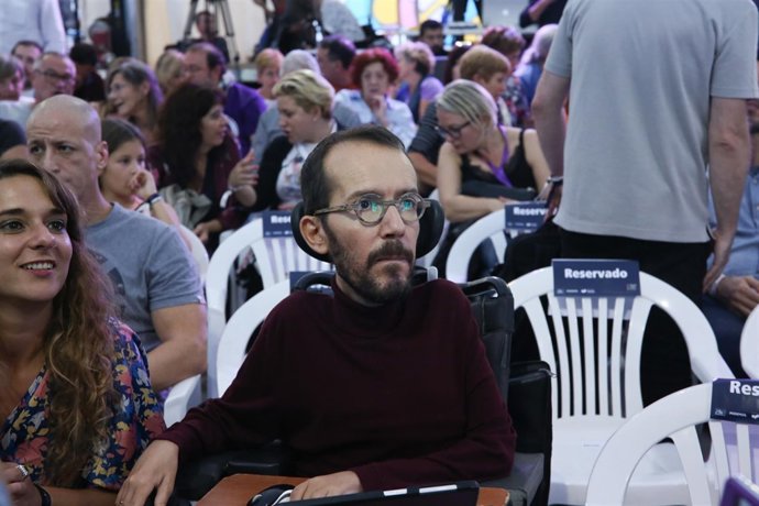 ADA COLAU Y MANUELA CARMENA OFRECEN EN UNA CHARLA EN MADRID