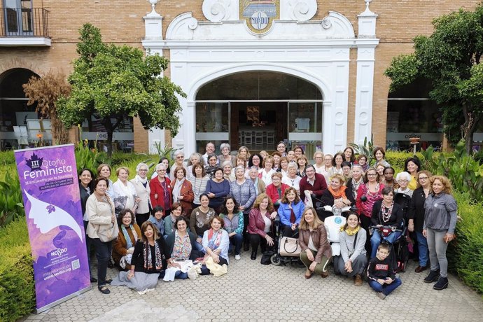 Encuentro por la igualdad en el Hogar Virgen de los Reyes de Sevilla