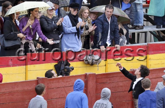 Victoria Federica en una corrida de Gonzalo Caballero