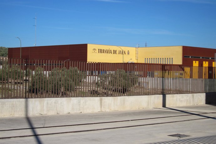 Vista exterior de las cocheras del tranvía de Jaén, en Vaciacostales.