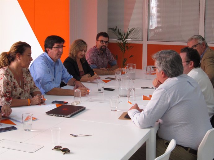 Juan Marín, reunido con candidatos de Cs en la provincia de Sevilla   