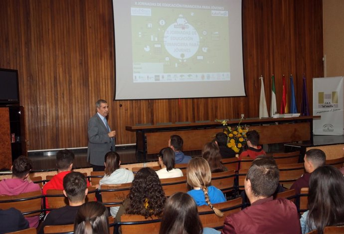 Apertura de las X Jornadas de Educación Financiera para Jóvenes en Jaén.