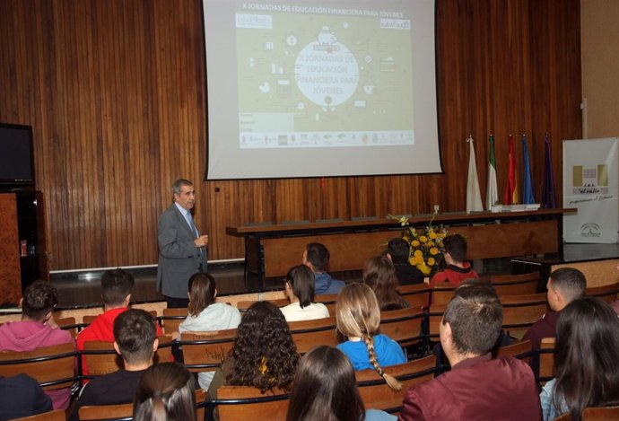 Apertura de las X Jornadas de Educación Financiera para Jóvenes en Jaén.