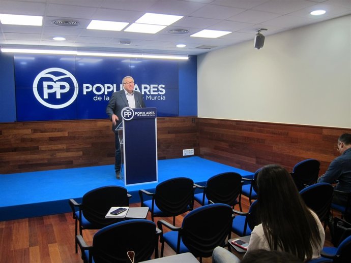 Francisco Bernabé, en la rueda de prensa