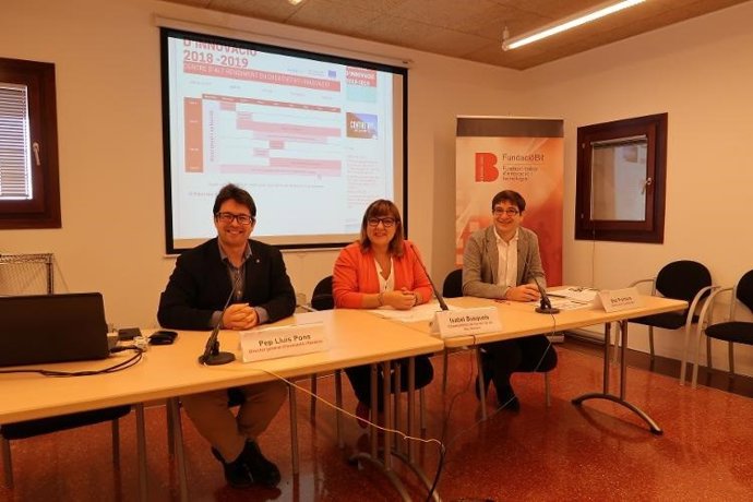 Vicepresidenta del Govern, Bel Busquets, con Pep Lluís Pons y Biel Frontera