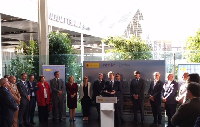 Ximo Puig en la estación de Alacant Terminal