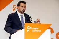 Mario Gómez: "El PP no puede seguir adjudicando contratos millonarios a medida y por la vía de urgencia"