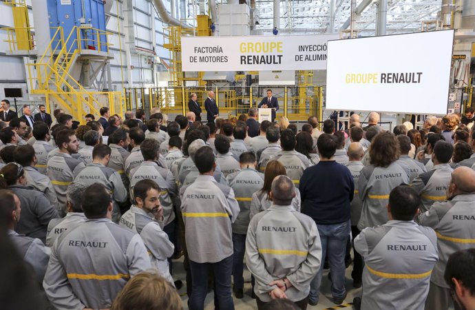 Pedro Sánchez visita la planta de Renault en Valladolid