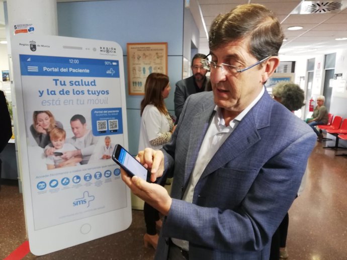 Villegas visita el Centro de Salud de Vistabella de Murcia