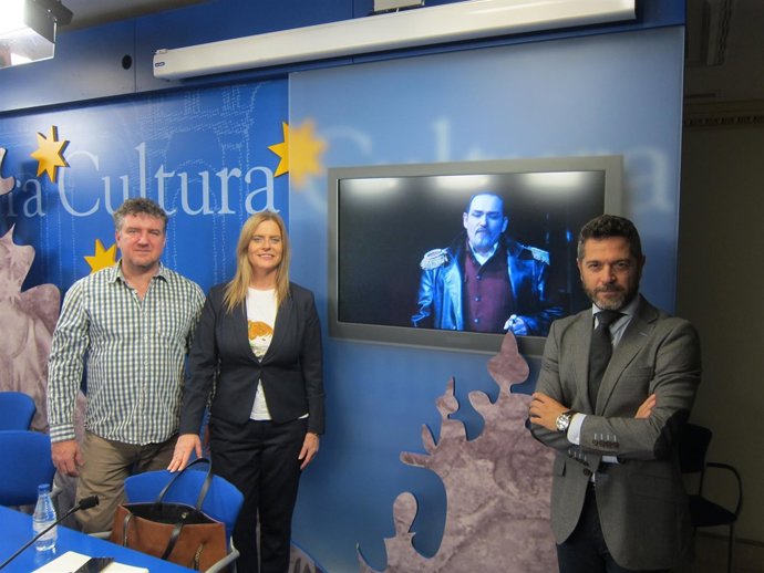 Componentes de la Ópera moldava y Julio López 22-10-2018                       