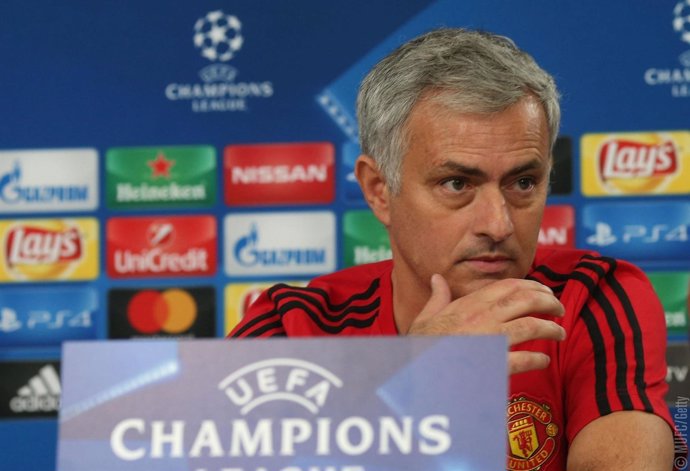 José Mourinho, entrenador del Manchester United, en rueda de prensa