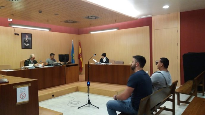 JUICIO CONTRA UN PORTERO POR AGREDIR A UN JOVEN QUE QUERÍA ENTRAR EN CHÁNDAL