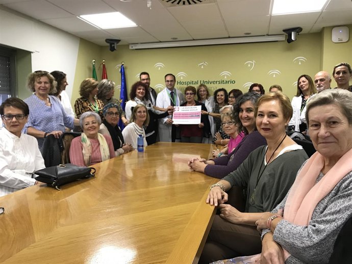 Amama dona 25.000 euros al Hospital Macarena