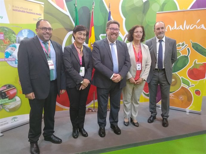 El consejero de Agricultura, en la Fruit Attraction 2018