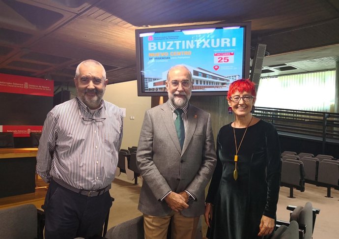 Betelu, Domínguez e Induráin en la presentación del nuevo centro de urgencias