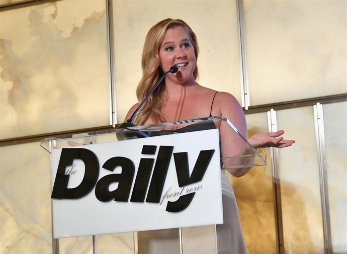 Amy Schumer anuncia su embarazo