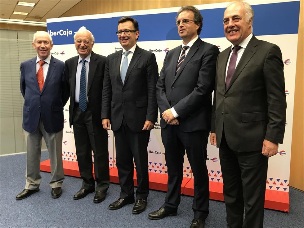 Román Escolano ha impartido una conferencia en el Patio de la Infanta. 