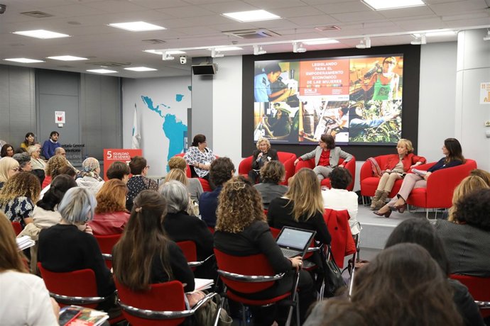 Manuela Carmena en un acto de empoderamiento femenino