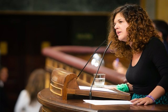 La diputada Sofía Castañón con pañuelo verde aborto