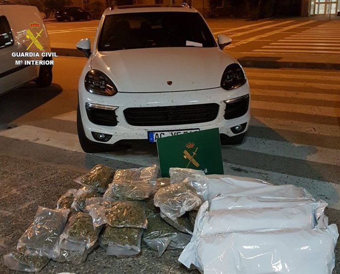 Incautan 76 kilos de marihuana en tres actuaciones en La Junquera (Girona)