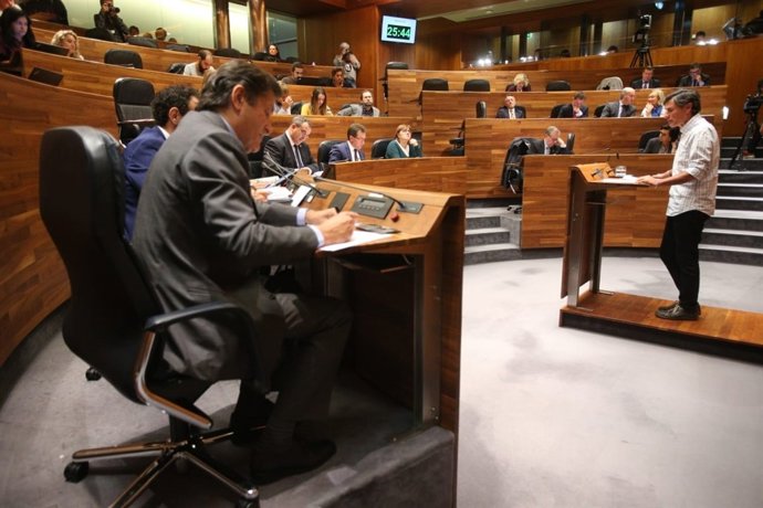 Enrique López y Javier Fernández en el Debate de Orientación