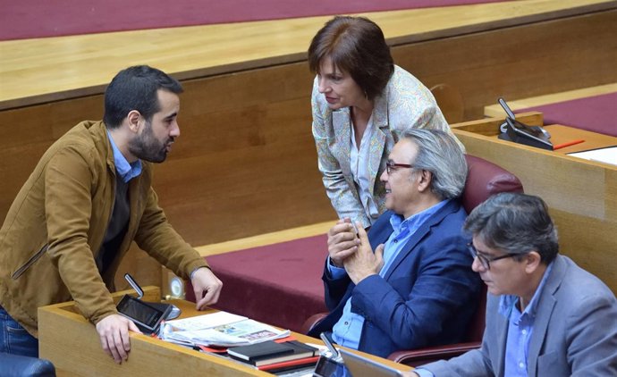 Mata, en el pleno de Les Corts de este miércoles
