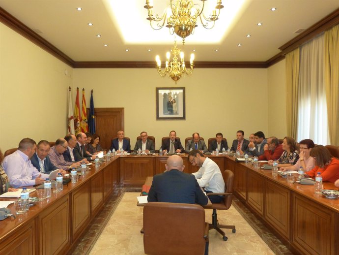 Pleno en la Diputación Provincial de Teruel (DPT)
