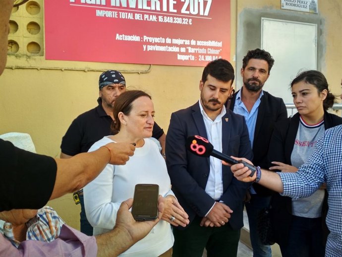 Visita de las diputadas provinciales Encarnación Niño y Loli Varo a Barbate