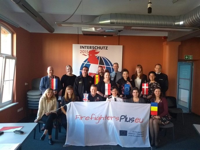 Los bomberos de Alcalá de Guadaíra participan en un proyecto contra exclusión