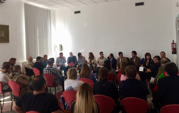 Ana Mata se reúne con ayuntamientos, entiedades en Campillos 