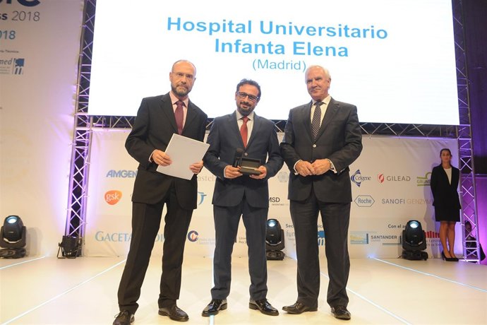 El doctor Suárez recoge el premio Best in Class