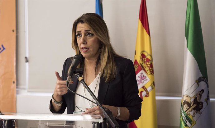 La presidenta de la Junta, Susana Díaz, se reúne en Viator (Almería) con los rep