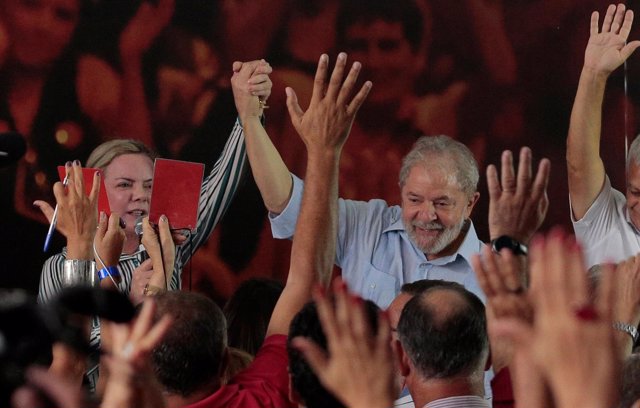 Luiz Inácio Lula da Silva lanza su candidatura a la Presidencia