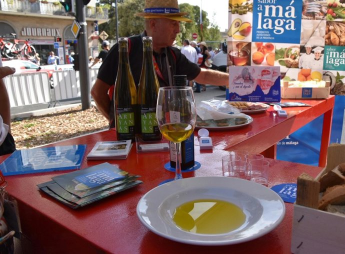Estand de Sabor a Málaga en la Vuelta Ciclista a España 