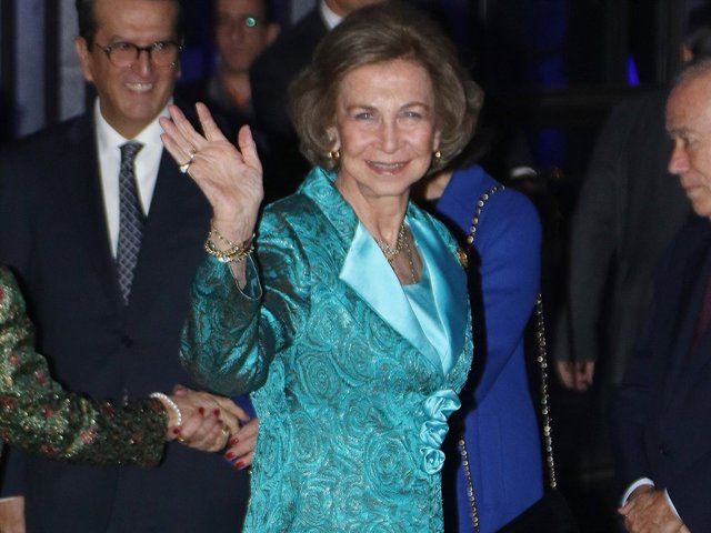 La reina Sofía se envuelve en aplausos en los Premios BMW de Pintura