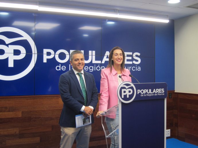 Jesús Cano y Nuria Fuentes, en la rueda de prensa