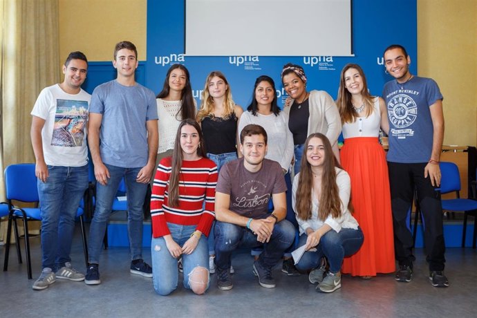 Estudiantes de la UPNA participantes durante este curso en el Proyecto Ruiseñor.