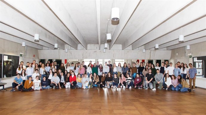 Participantes en la preparatoria del VIII Torneo de Debate de Bachilleto.