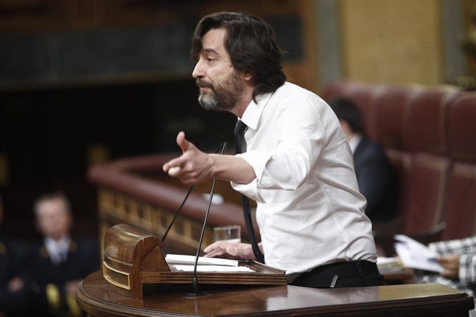 Pleno en el Congreso para debatir la nueva normativa para los vehículos de alqui