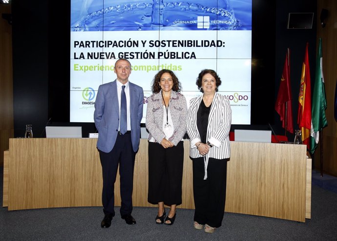 Lina Gálvez, en unas jornadas.