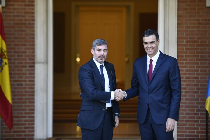 Pedro Sánchez se reúne con el presidente de Canarias, Fernando Clavijo