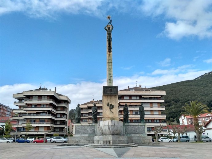 Monumento a Carrero Blanco en Santoña (Cantabria)