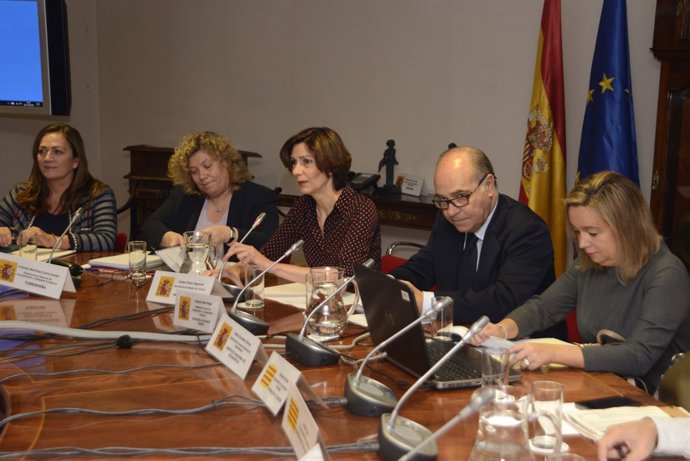 Oliver convoca los grupos de trabajo de Estadística y Marketing