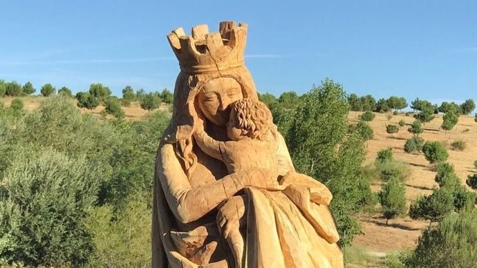 Virgen del Abrazo en el parque de Valdebebas