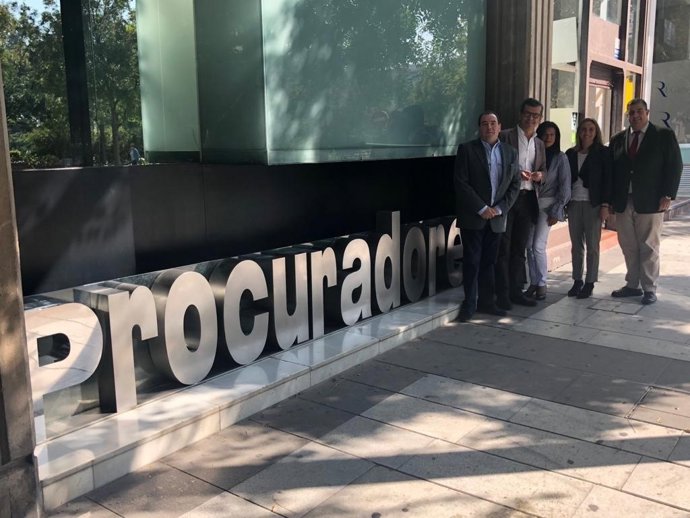 Reunión del PP con el Colegio de Procuradores de Granada