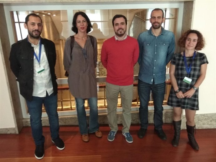 Alberto Garzón y diputados de IU con representantes de la comarca del Guadiato